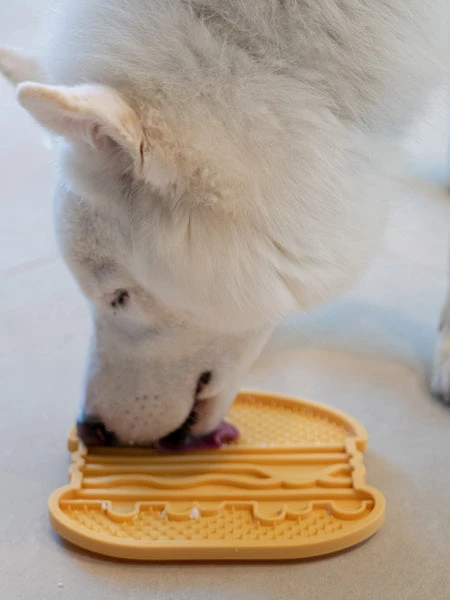 Tapis De Léchage 🍔 Pour Chien Et Chat - YoomY Burger - Inooko – Image 3